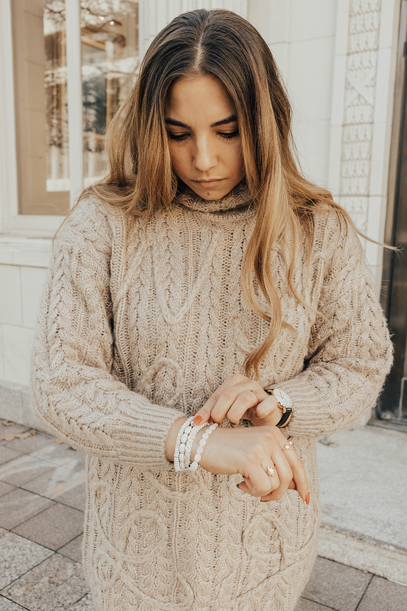 4 Must-Know Tips for Wearing Sweaters