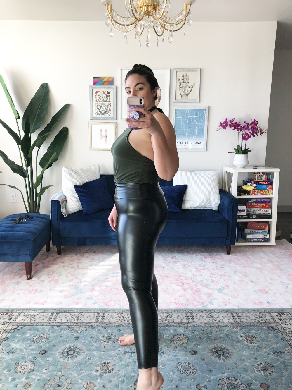 Utah fashion and style blogger Lauryn Hock reviews pleather leggings for winter outfits OOTD