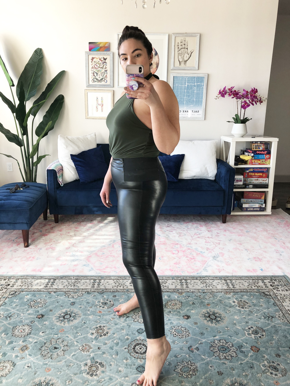 lauryncakes (fashion and style blogger) compares different Spanx leggings dupes and knock offs